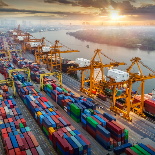 Ο πόλεμος στο Ιράν εκτοξεύει τα logistics του κρασιού σε στεριά και θάλασσα.